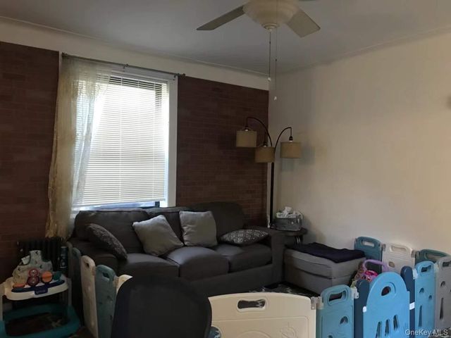 61-40 Saunders Street C5, Rego Park, NY 11374