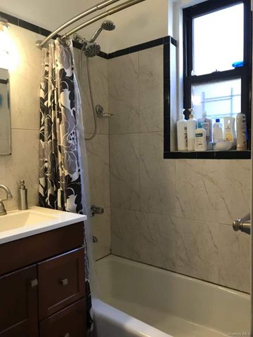 61-40 Saunders Street C5, Rego Park, NY 11374