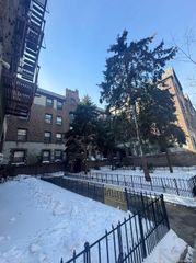 61-40 Saunders Street C5, Rego Park, NY 11374