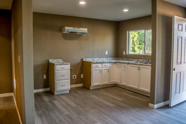 1415 Avondale Ave, Modesto, CA 95358