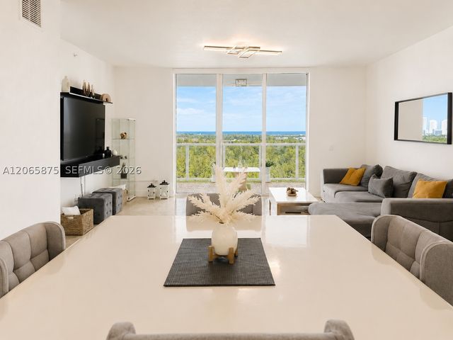 14951 Royal Oaks Ln 1501, North Miami, FL 33181