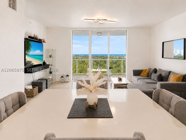 14951 Royal Oaks Ln 1501, North Miami, FL 33181