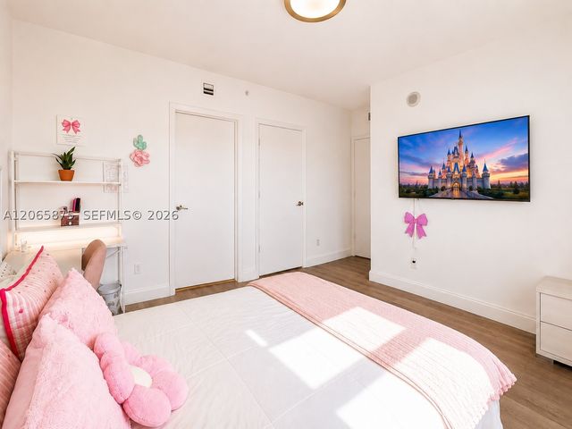 14951 Royal Oaks Ln 1501, North Miami, FL 33181