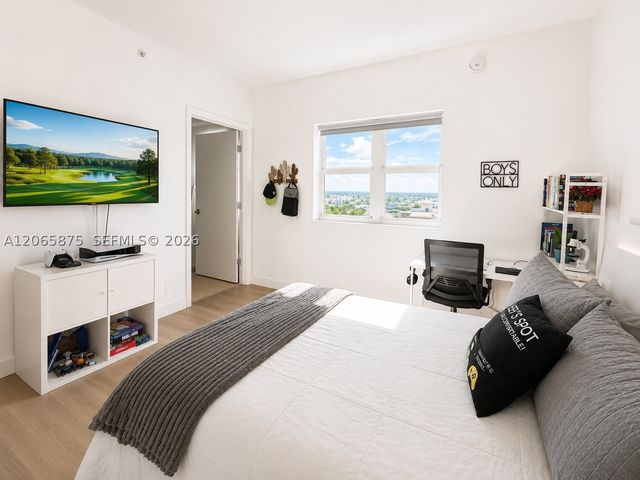 14951 Royal Oaks Ln 1501, North Miami, FL 33181