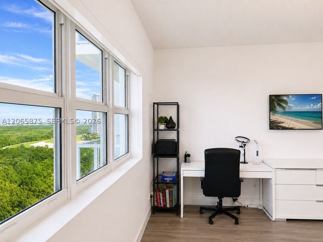 14951 Royal Oaks Ln 1501, North Miami, FL 33181