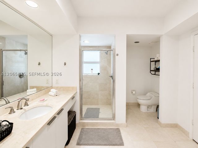 14951 Royal Oaks Ln 1501, North Miami, FL 33181