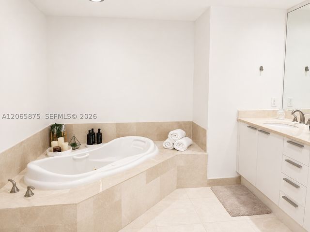 14951 Royal Oaks Ln 1501, North Miami, FL 33181