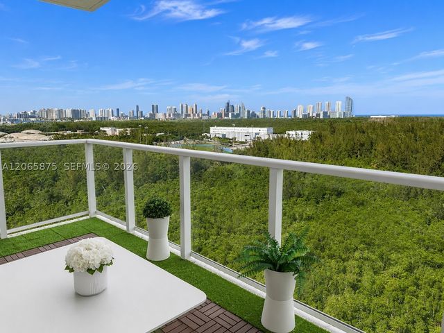 14951 Royal Oaks Ln 1501, North Miami, FL 33181