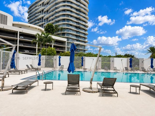 14951 Royal Oaks Ln 1501, North Miami, FL 33181