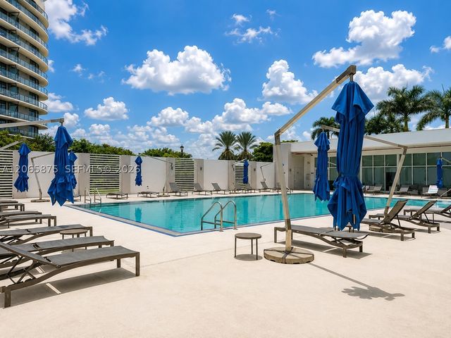 14951 Royal Oaks Ln 1501, North Miami, FL 33181