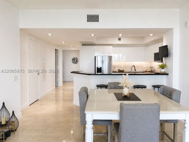 14951 Royal Oaks Ln 1501, North Miami, FL 33181