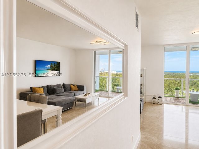 14951 Royal Oaks Ln 1501, North Miami, FL 33181