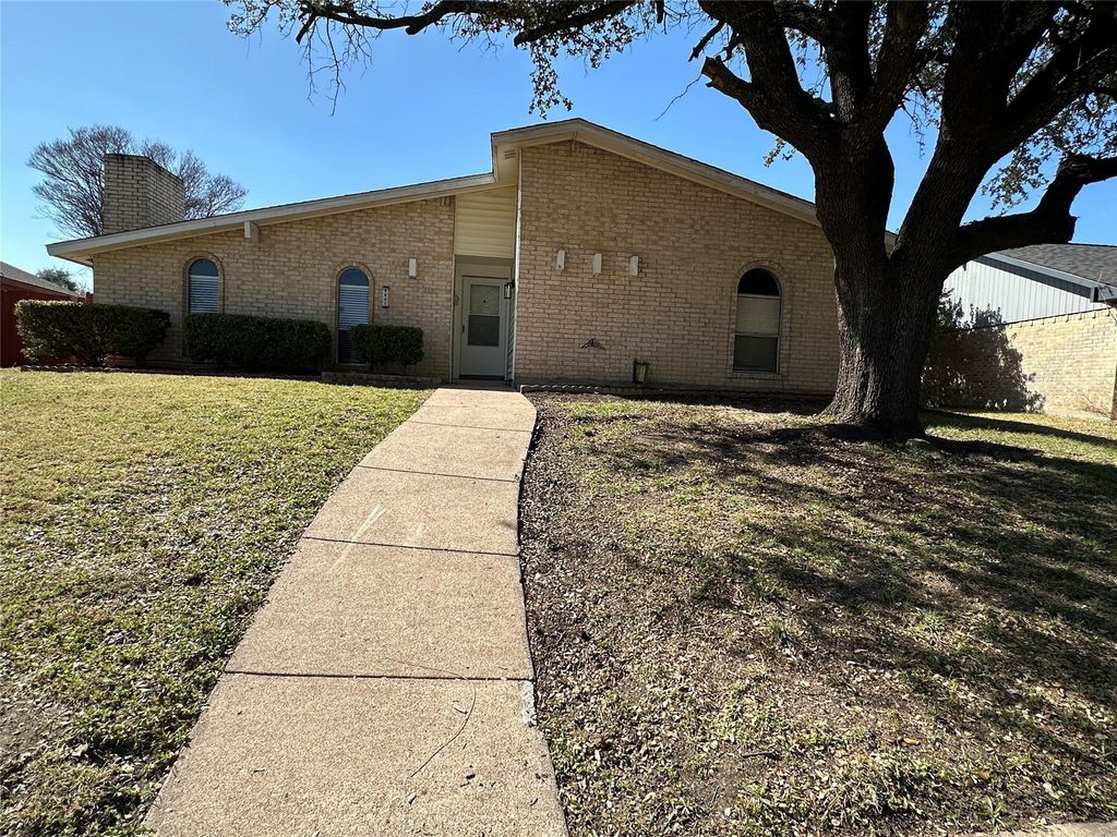 4601 Elm Ridge Lane, Garland, TX 75044