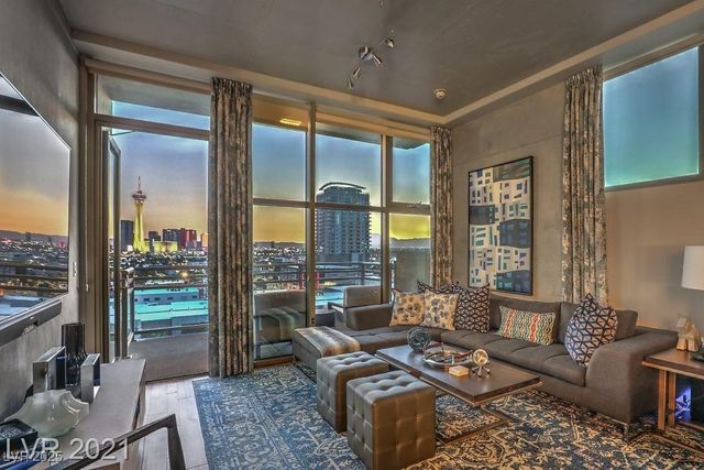 353 East Bonneville Avenue 1002, Las Vegas, NV 89101