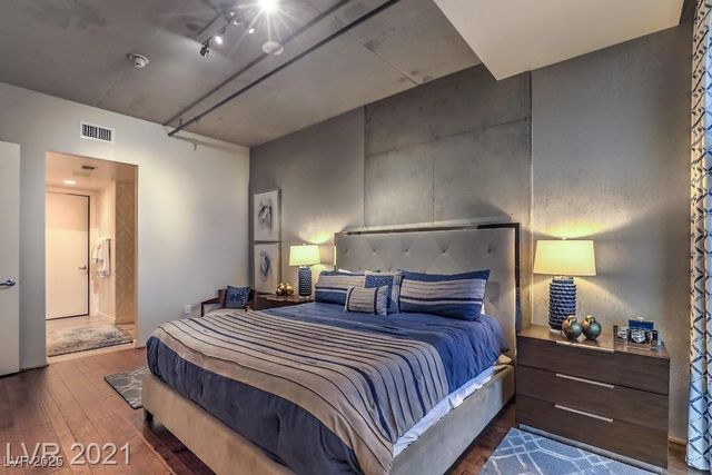 353 East Bonneville Avenue 1002, Las Vegas, NV 89101