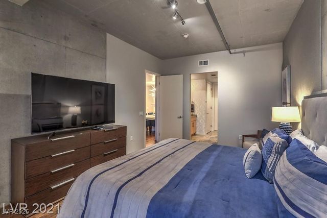 353 East Bonneville Avenue 1002, Las Vegas, NV 89101