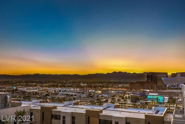 353 East Bonneville Avenue 1002, Las Vegas, NV 89101