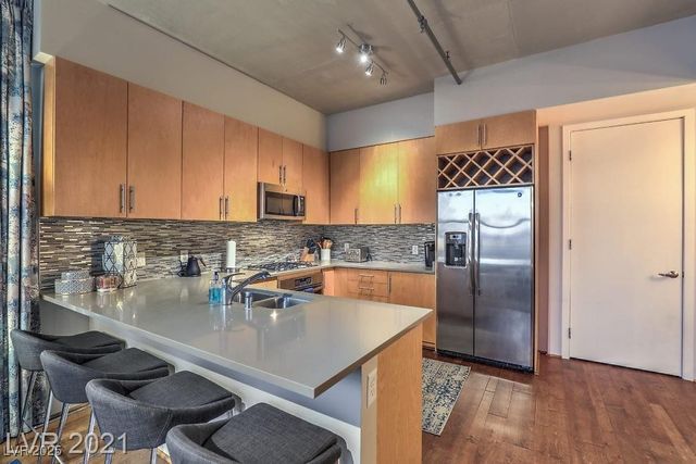 353 East Bonneville Avenue 1002, Las Vegas, NV 89101