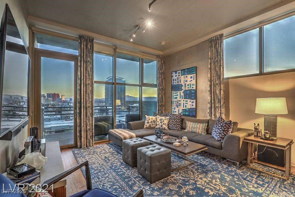 353 East Bonneville Avenue 1002, Las Vegas, NV 89101