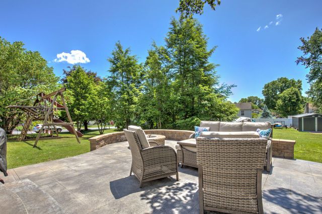 2 MOCKINGBIRD DR, Denver, PA 17517