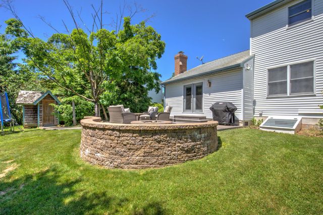 2 MOCKINGBIRD DR, Denver, PA 17517
