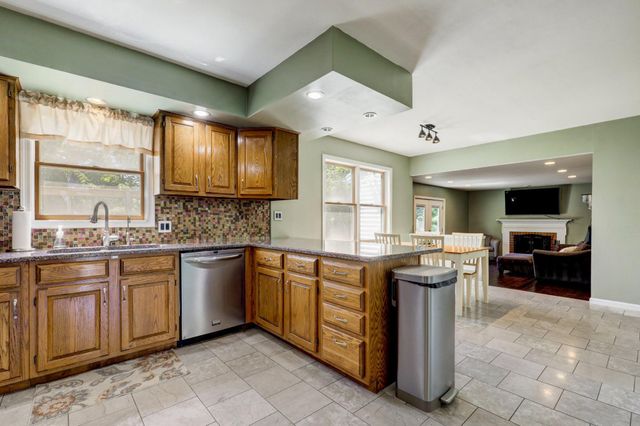 2 MOCKINGBIRD DR, Denver, PA 17517