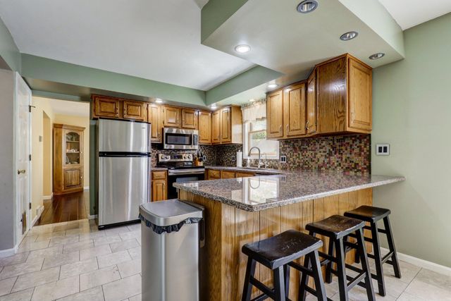 2 MOCKINGBIRD DR, Denver, PA 17517