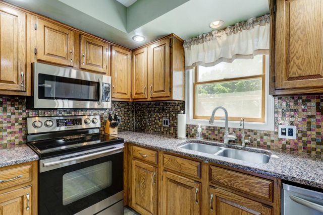 2 MOCKINGBIRD DR, Denver, PA 17517