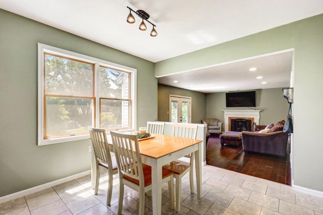 2 MOCKINGBIRD DR, Denver, PA 17517
