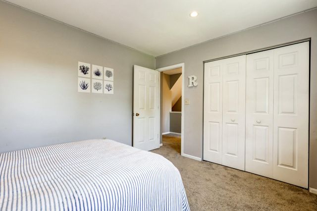 2 MOCKINGBIRD DR, Denver, PA 17517