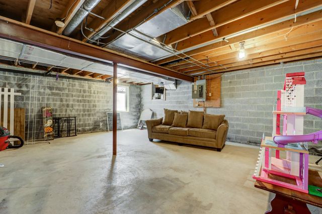 2 MOCKINGBIRD DR, Denver, PA 17517