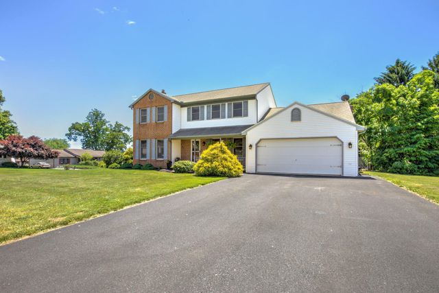 2 MOCKINGBIRD DR, Denver, PA 17517