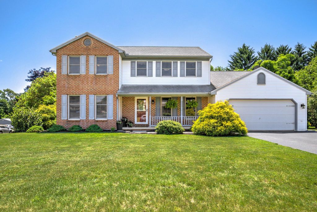 2 MOCKINGBIRD DR, Denver, PA 17517