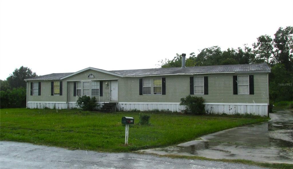 9150 WOOD TERRACE DRIVE, Tampa, FL 33637