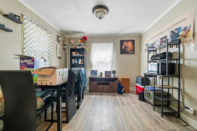 10152 S Bensley Avenue, Chicago, IL 60617