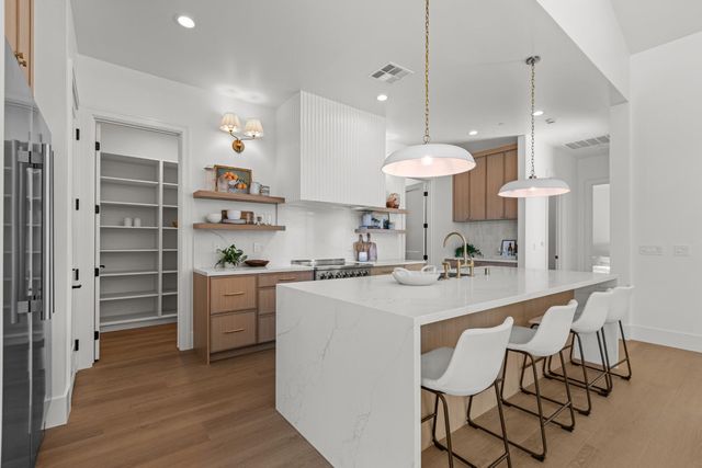 5556 Fetz Ln, Fair Oaks, CA 95628