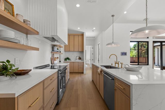 5556 Fetz Ln, Fair Oaks, CA 95628