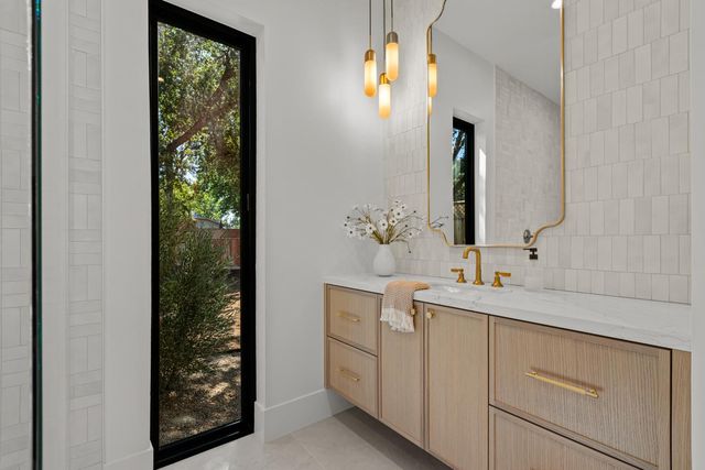 5556 Fetz Ln, Fair Oaks, CA 95628