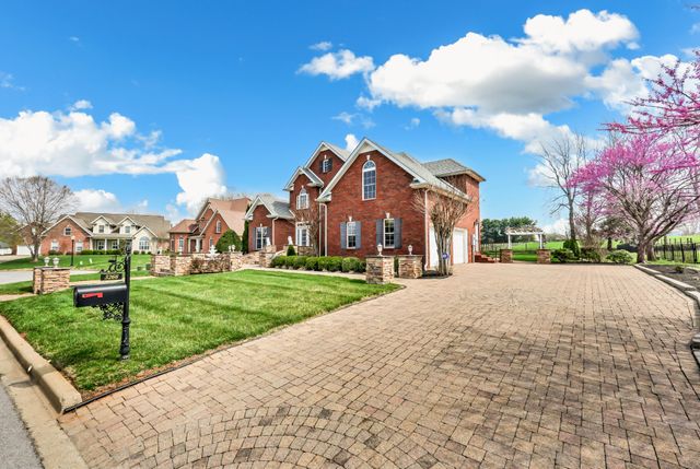 3266 Quincy Ln, Clarksville, TN 37043