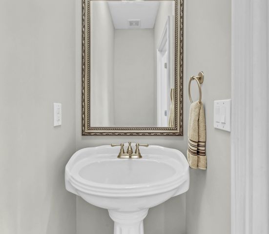 3266 Quincy Ln, Clarksville, TN 37043