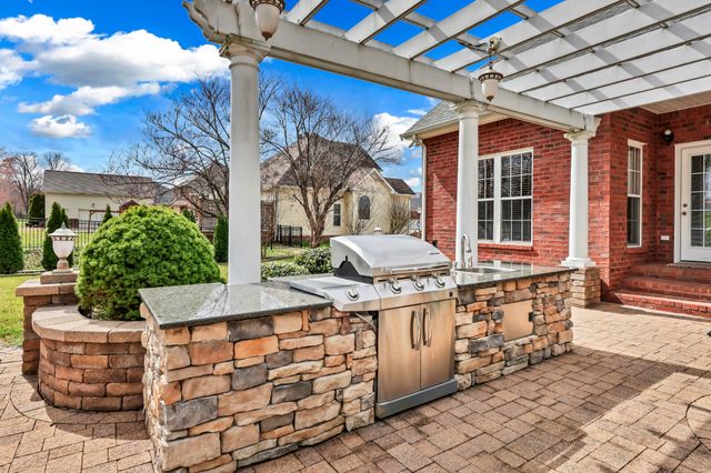 3266 Quincy Ln, Clarksville, TN 37043