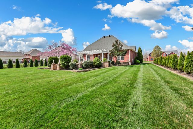 3266 Quincy Ln, Clarksville, TN 37043