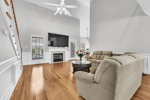 3266 Quincy Ln, Clarksville, TN 37043