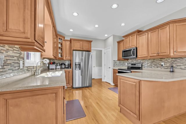 3266 Quincy Ln, Clarksville, TN 37043