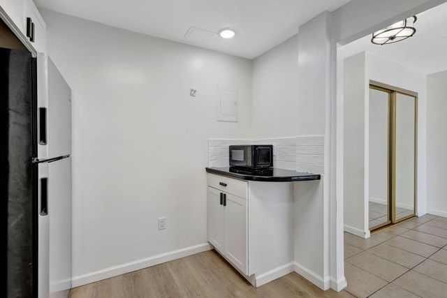 500 Executive Center Drive 3-j, West Palm Beach, FL 33401