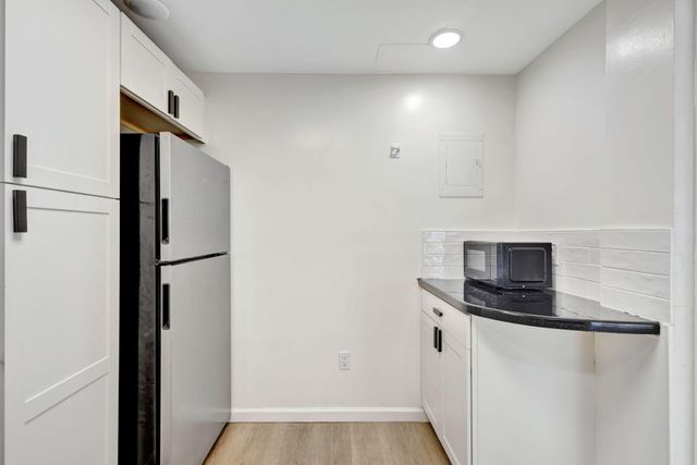 500 Executive Center Drive 3-j, West Palm Beach, FL 33401