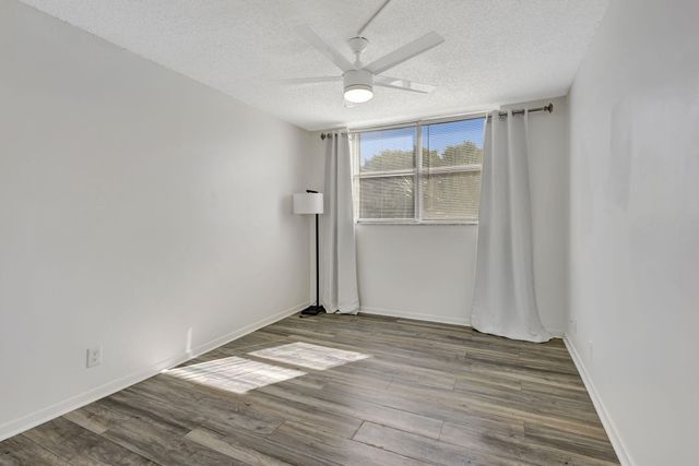 500 Executive Center Drive 3-j, West Palm Beach, FL 33401