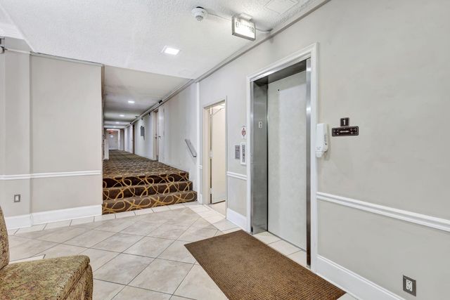 500 Executive Center Drive 3-j, West Palm Beach, FL 33401