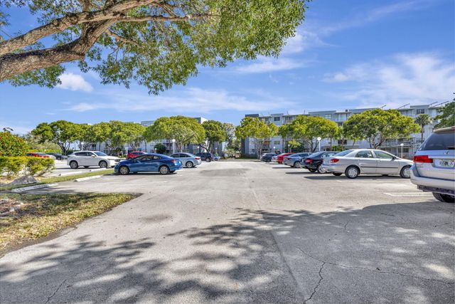 500 Executive Center Drive 3-j, West Palm Beach, FL 33401