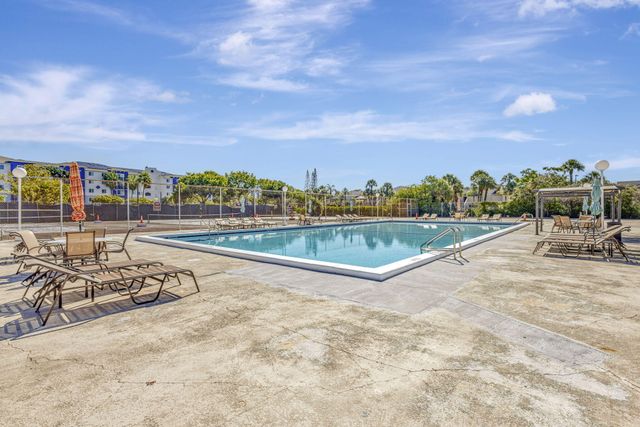 500 Executive Center Drive 3-j, West Palm Beach, FL 33401